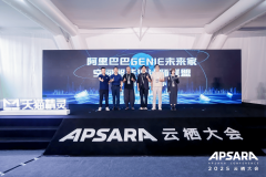 512MB闪存及512MB内存 